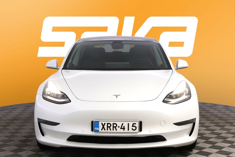 Tesla Model 3 vaihtoauto