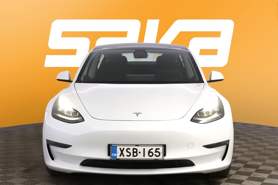 Tesla Model 3 vaihtoauto
