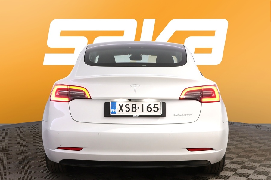 Tesla Model 3 vaihtoauto