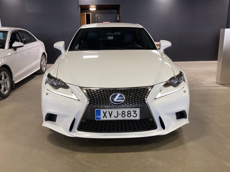 Lexus IS vaihtoauto