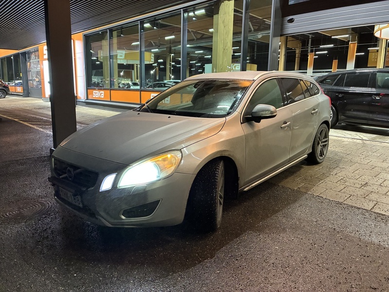 Volvo V60 vaihtoauto