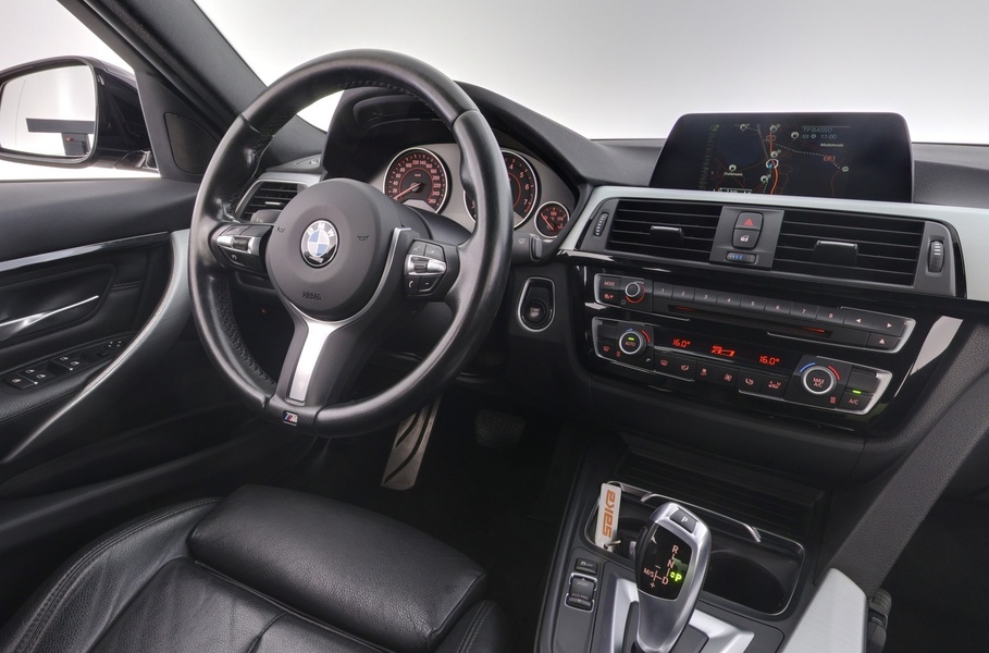 BMW 330 vaihtoauto