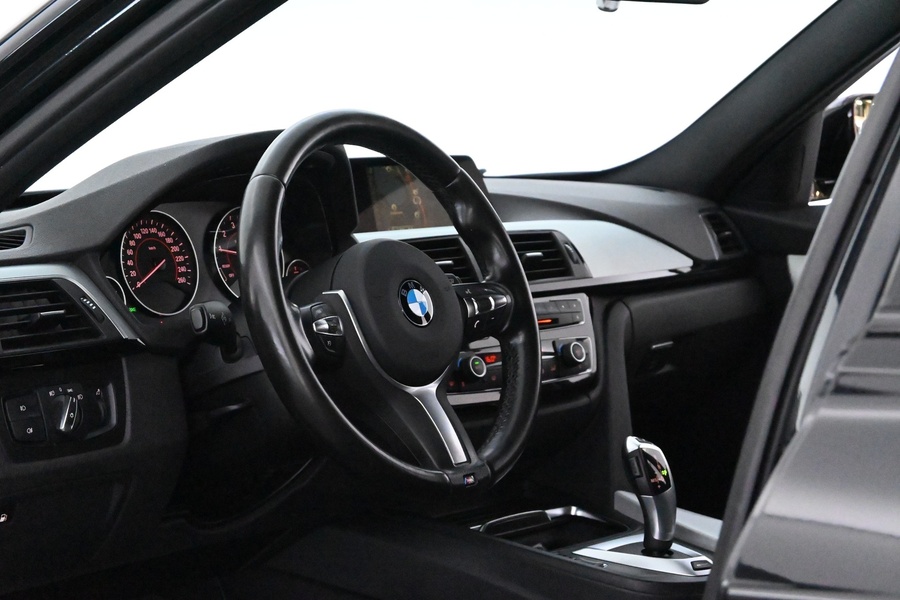 BMW 330 vaihtoauto