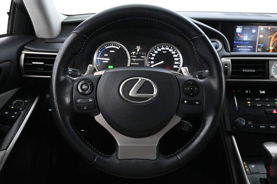 Lexus IS vaihtoauto