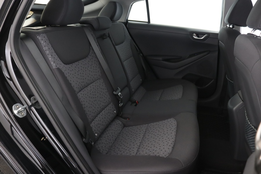 Hyundai IONIQ plug-in vaihtoauto