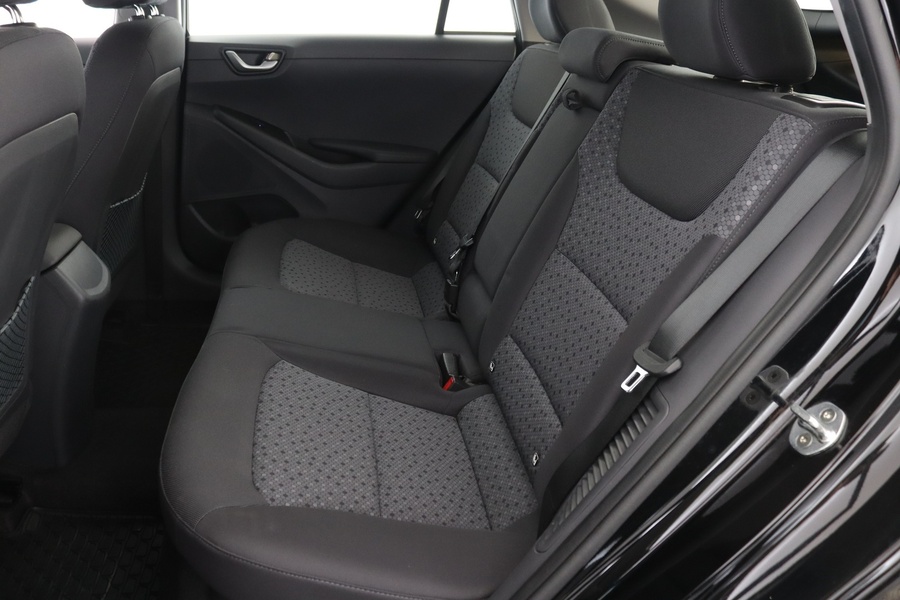 Hyundai IONIQ plug-in vaihtoauto