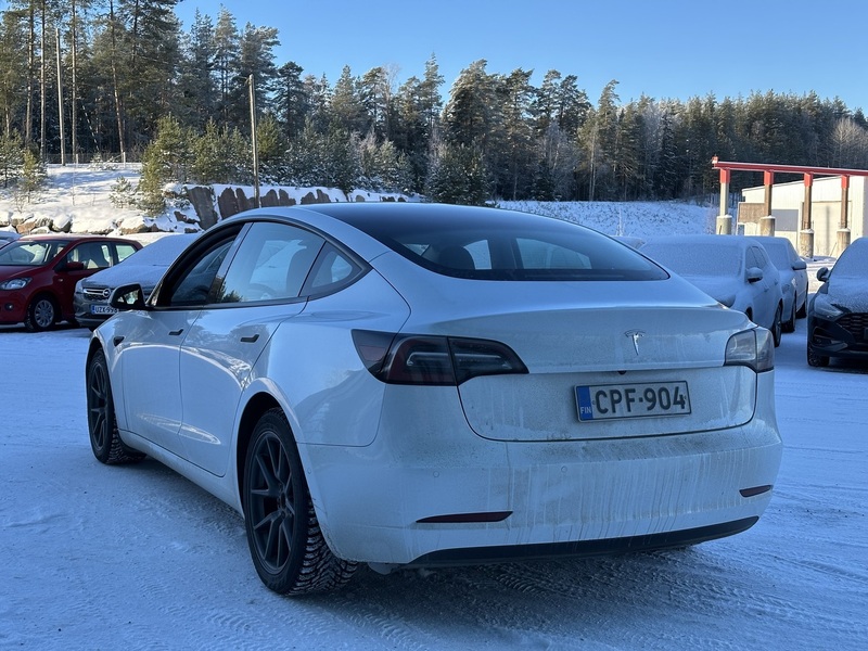 Tesla Model 3 vaihtoauto