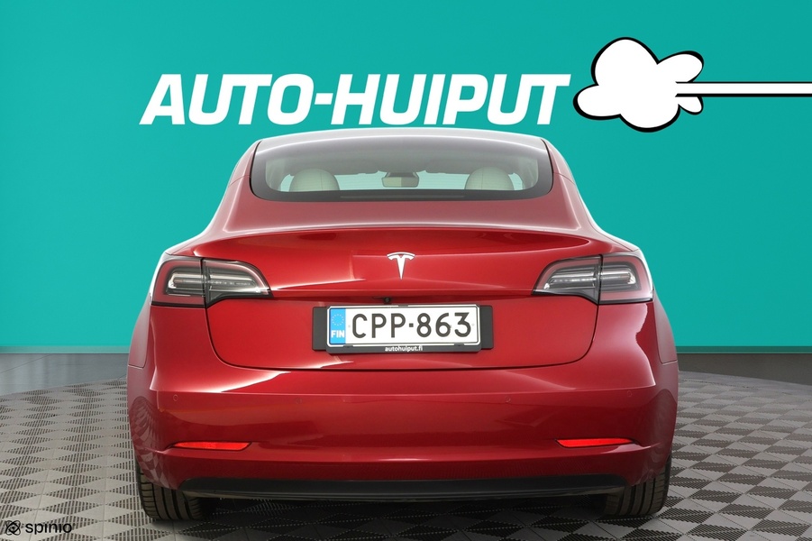 Tesla Model 3 vaihtoauto