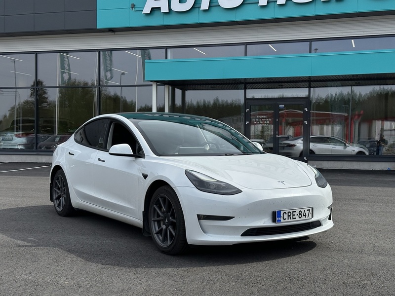 Tesla Model 3 vaihtoauto