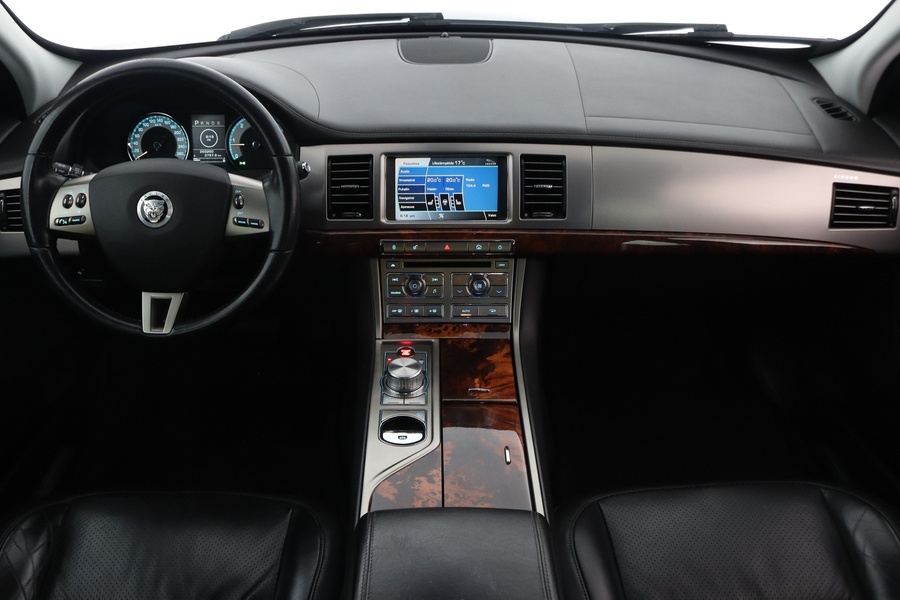 Jaguar XF vaihtoauto