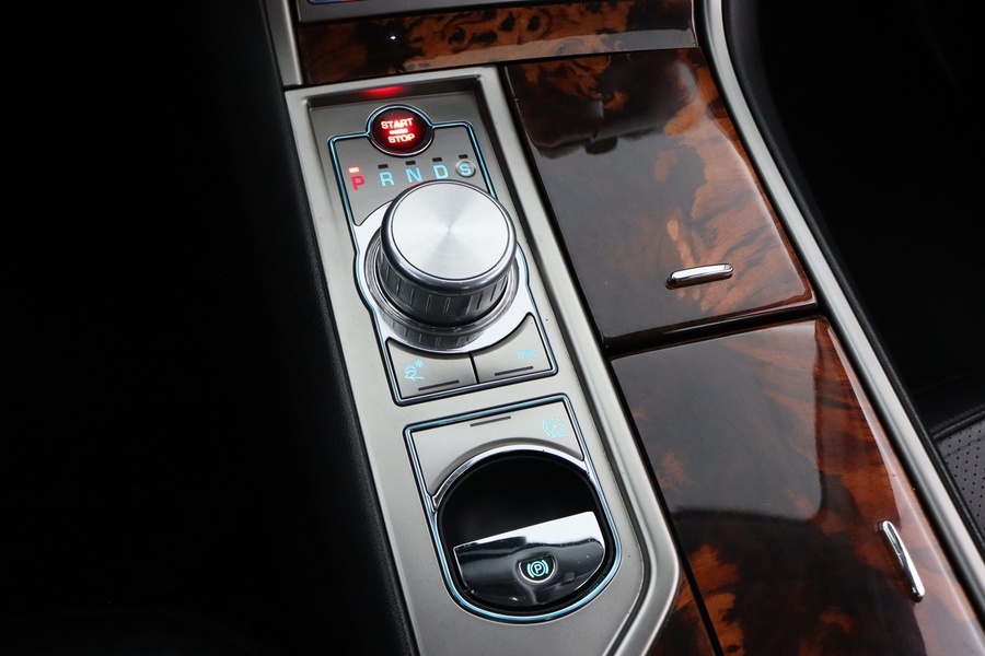 Jaguar XF vaihtoauto