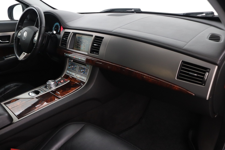 Jaguar XF vaihtoauto