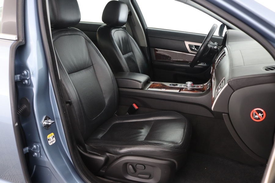 Jaguar XF vaihtoauto