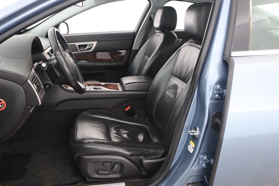 Jaguar XF vaihtoauto