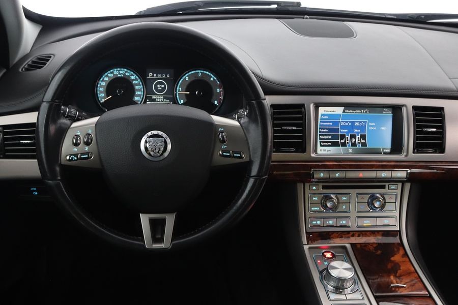 Jaguar XF vaihtoauto