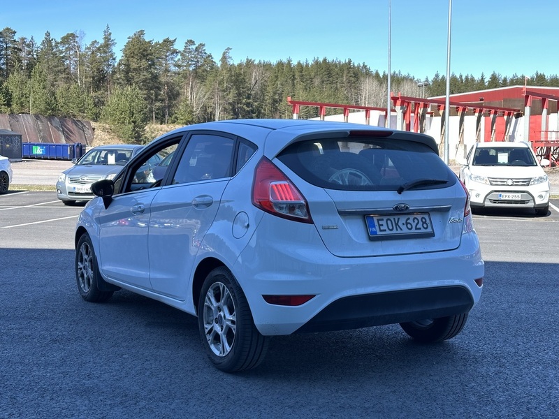 Ford Fiesta vaihtoauto