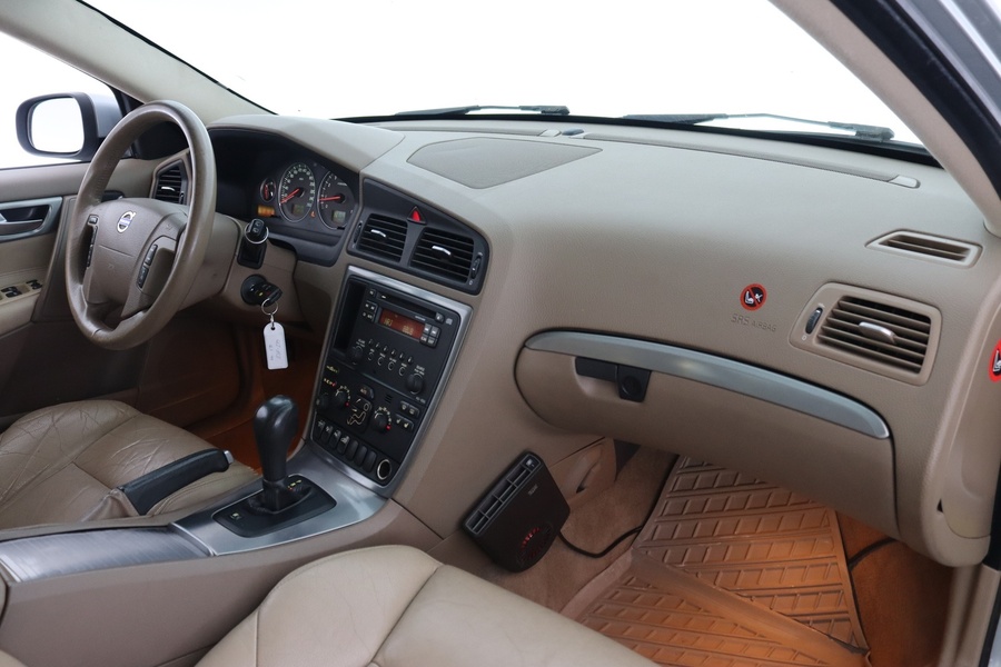 Volvo V70 vaihtoauto