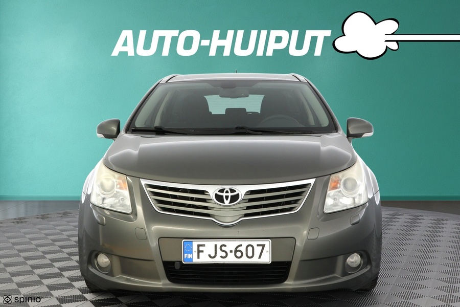 Toyota Avensis vaihtoauto