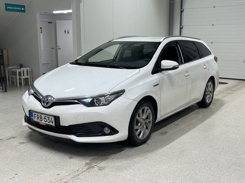 Toyota Auris vaihtoauto