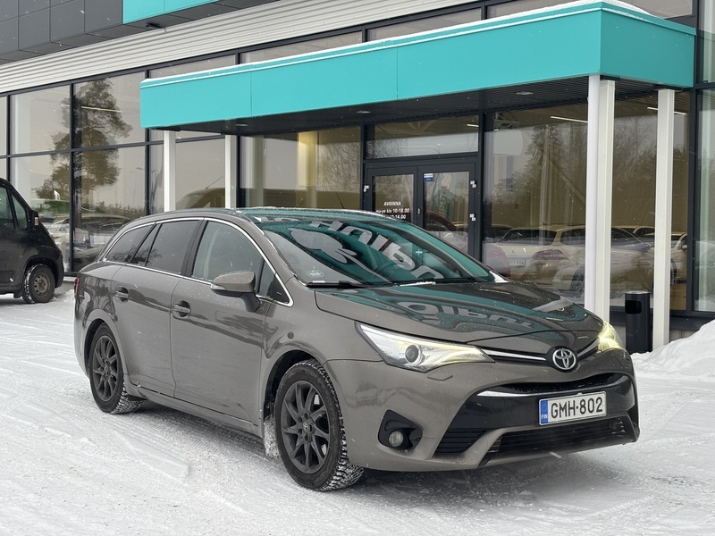 Toyota Avensis vaihtoauto