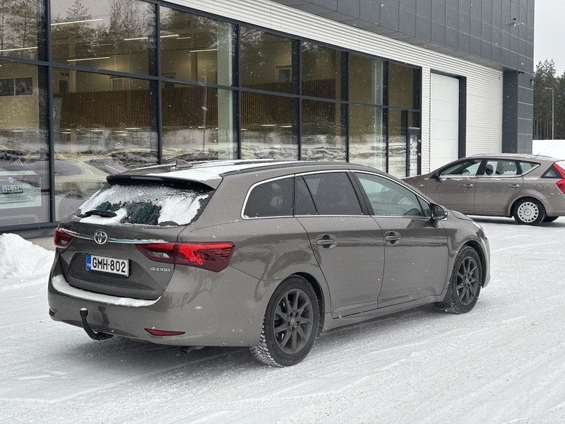 Toyota Avensis vaihtoauto