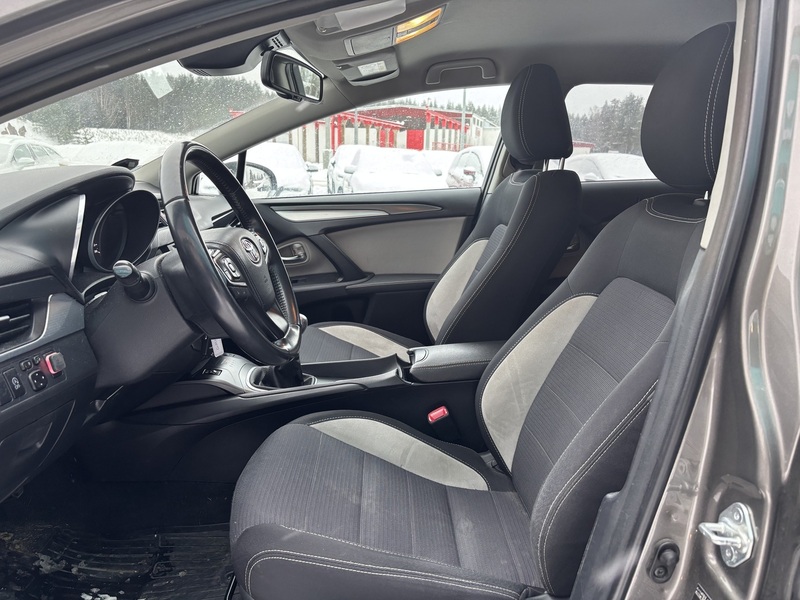 Toyota Avensis vaihtoauto