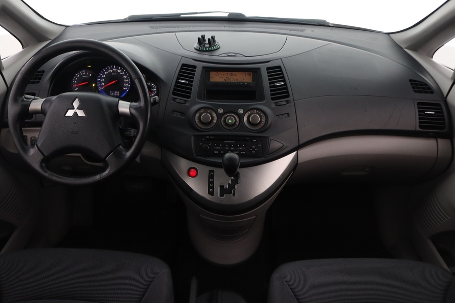 Mitsubishi Grandis vaihtoauto