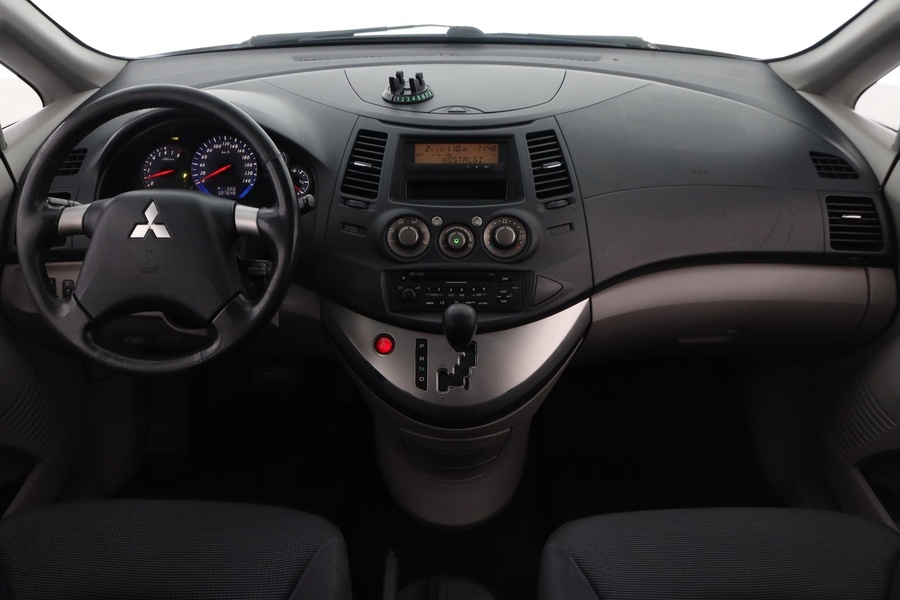 Mitsubishi Grandis vaihtoauto