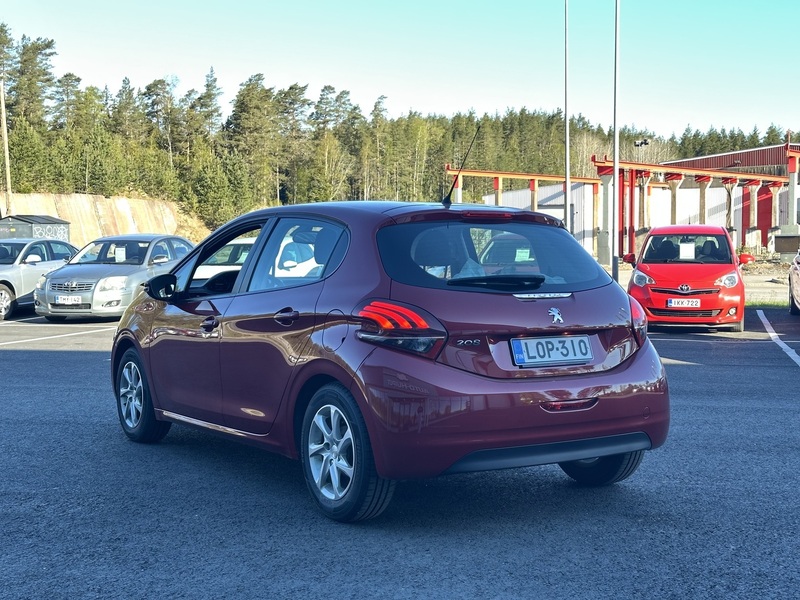 Peugeot 208 vaihtoauto