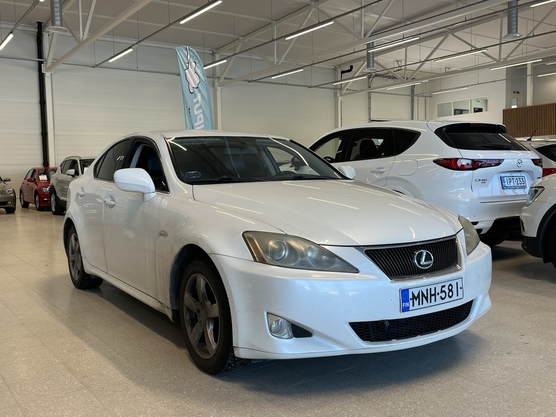 Lexus IS vaihtoauto