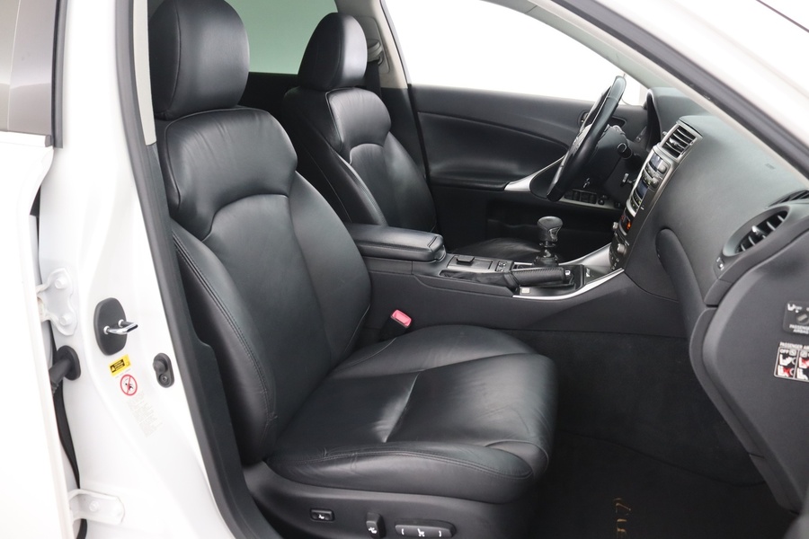 Lexus IS vaihtoauto