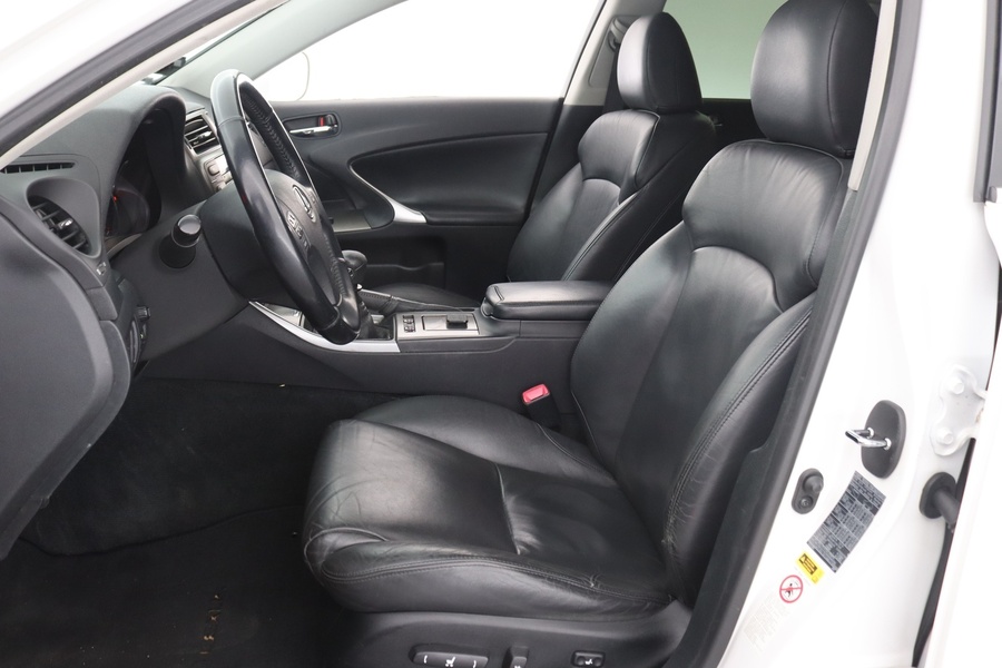 Lexus IS vaihtoauto