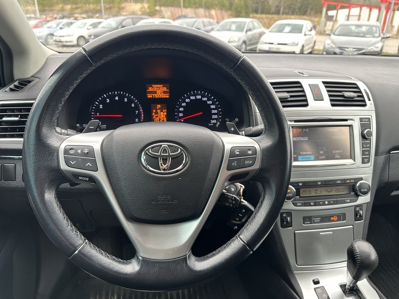 Toyota Avensis vaihtoauto