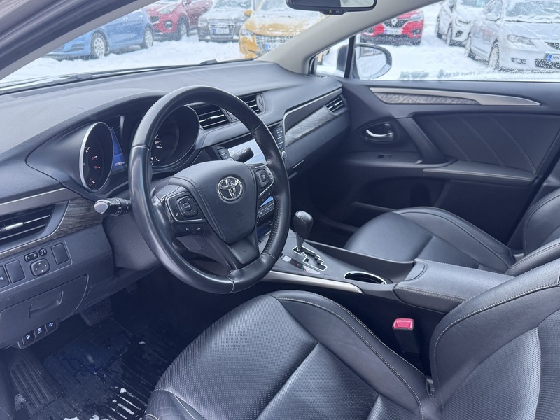 Toyota Avensis vaihtoauto