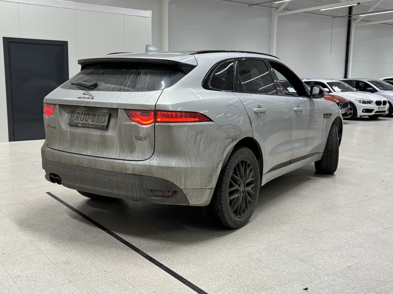 Jaguar F-PACE vaihtoauto