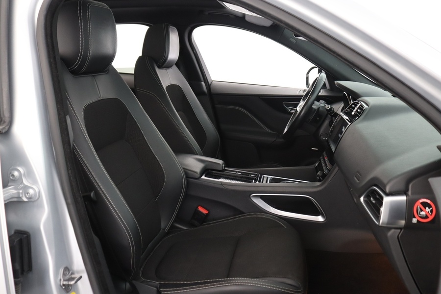 Jaguar F-PACE vaihtoauto