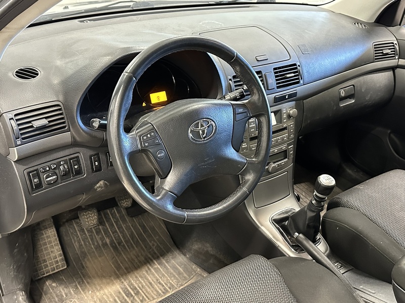 Toyota Avensis vaihtoauto