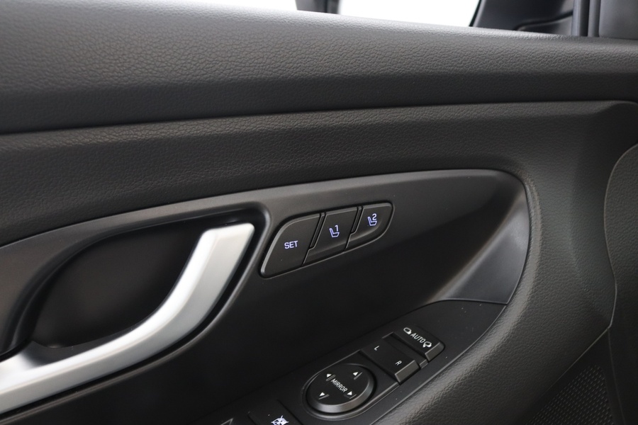 Hyundai i30 5d vaihtoauto