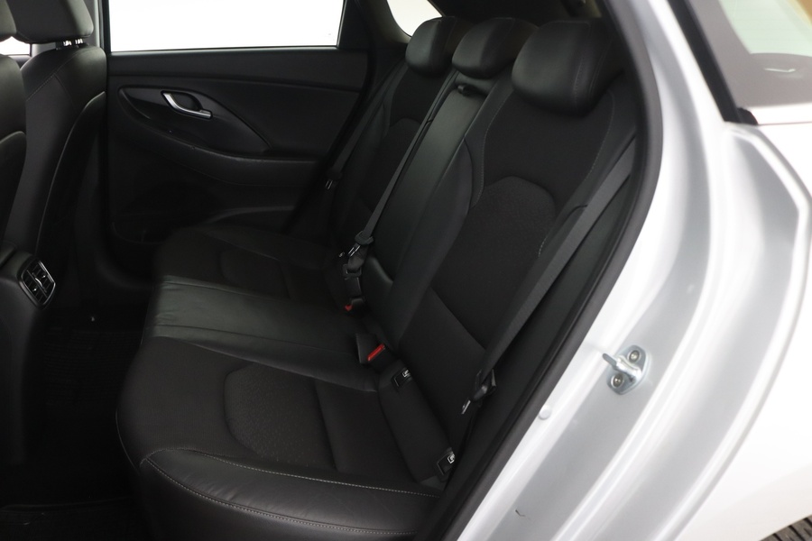 Hyundai i30 5d vaihtoauto