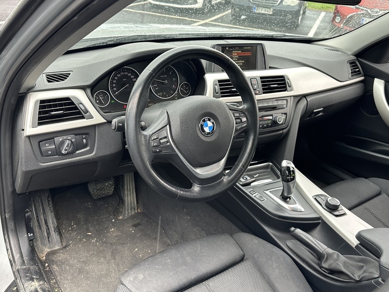 BMW 320 vaihtoauto