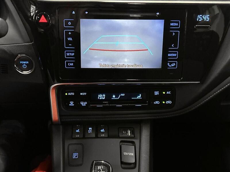 Toyota Auris vaihtoauto