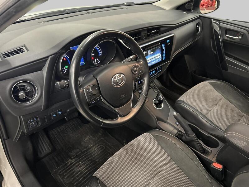 Toyota Auris vaihtoauto