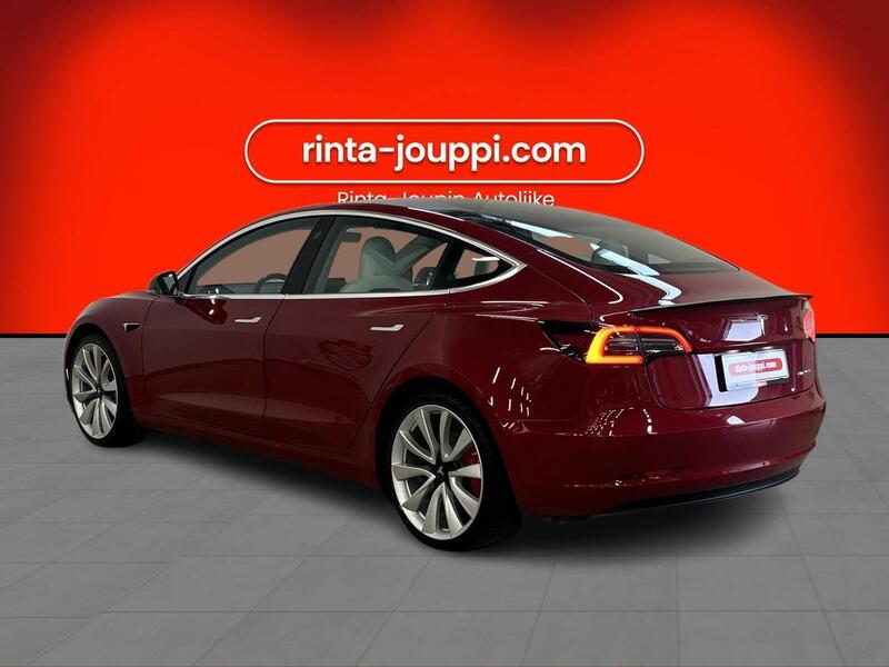 Tesla Model 3 vaihtoauto