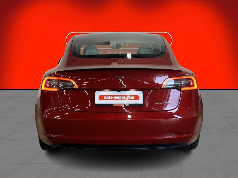 Tesla Model 3 vaihtoauto