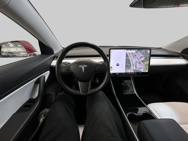Tesla Model 3 vaihtoauto