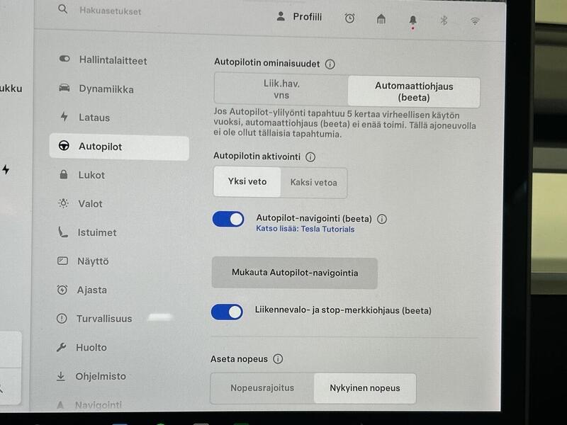 Tesla Model 3 vaihtoauto