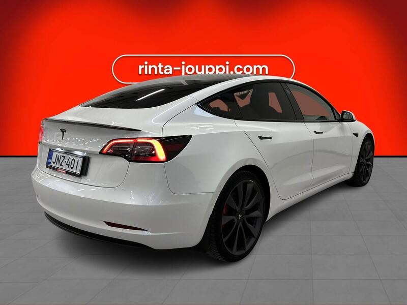 Tesla Model 3 vaihtoauto