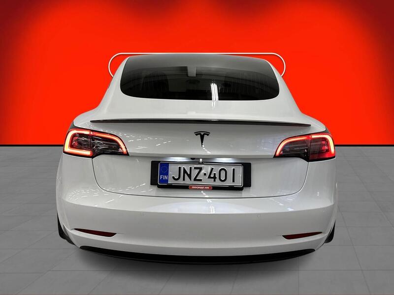 Tesla Model 3 vaihtoauto