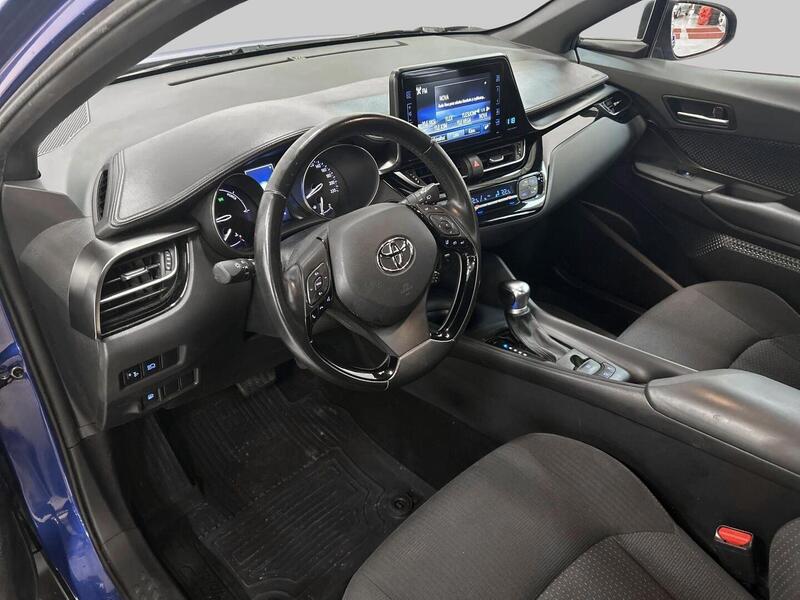 Toyota C-HR vaihtoauto