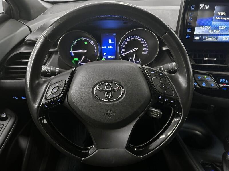 Toyota C-HR vaihtoauto